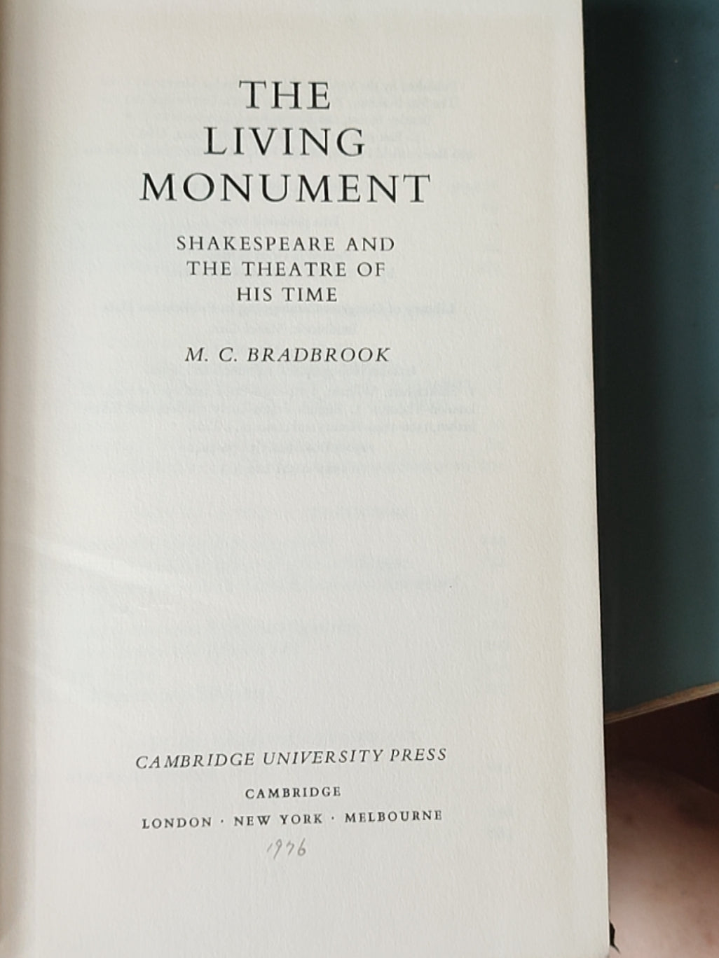 莎士比亚作品系列 - The Living Monument: Shakespeare and the Theatre of His Time